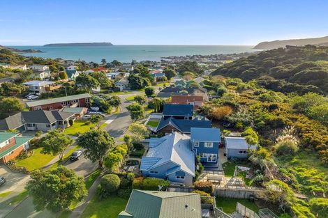 Photo of property in 6 Westridge, Camborne, Porirua, 5026