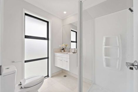 Photo of property in 52 Papatupu Way, Kumeu, 0810