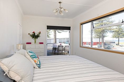 Photo of property in 473 Marine Parade, Napier South, Napier, 4110
