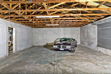 Photo of property in 1/94 Awaroa Road, Sunnyvale, Auckland, 0612