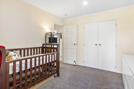 Photo of property in 17 Sunny Dale, Western Heights, Hamilton, 3200