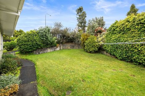 Photo of property in 20 Chivalry Road, Glenfield, Auckland, 0629