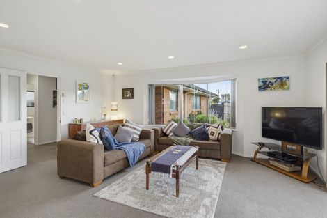 Photo of property in 20 Gandalf Crescent, Paraparaumu, 5032