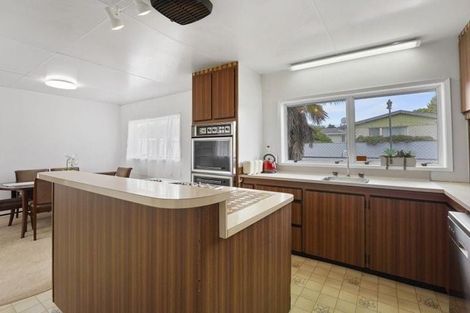 Photo of property in 21 Hall Grove, Ebdentown, Upper Hutt, 5018