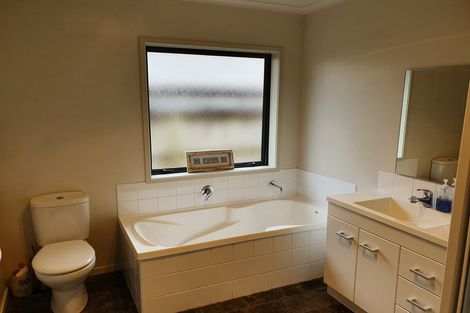 Photo of property in 99 Gleneagles Drive, Te Awamutu, 3800