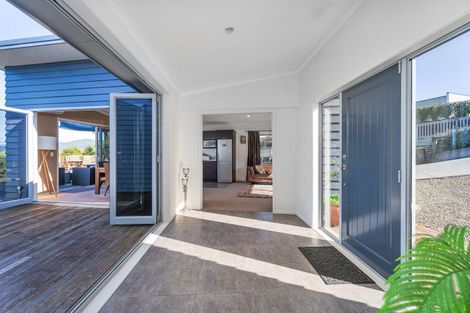 Photo of property in 16 Tironui Place, Whitianga, 3510