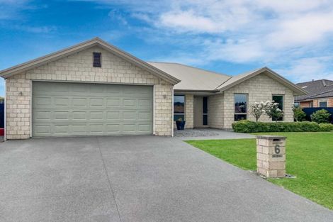 Photo of property in 6 Papaumu Green, Parklands, Christchurch, 8083