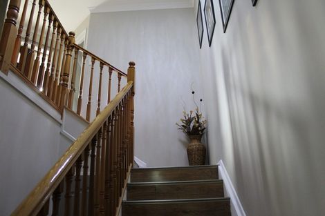 Photo of property in 15 Chieftain Rise, Goodwood Heights, Auckland, 2105