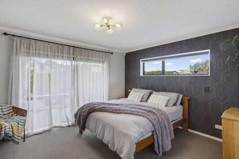 Photo of property in 20 Gandalf Crescent, Paraparaumu, 5032