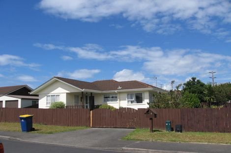 Photo of property in 8 Cabello Place, Unsworth Heights, Auckland, 0632