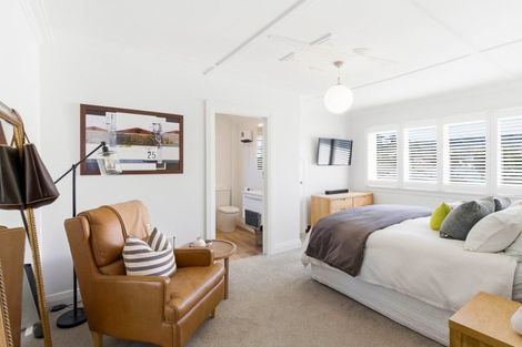 Photo of property in 17 Wycolla Avenue, Saint Clair, Dunedin, 9012