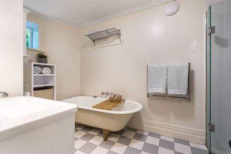 Photo of property in 1 Kapai Road, Devonport, Auckland, 0624