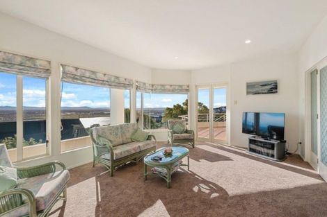 Photo of property in 126 Cannon Hill Crescent, Mount Pleasant, Christchurch, 8081
