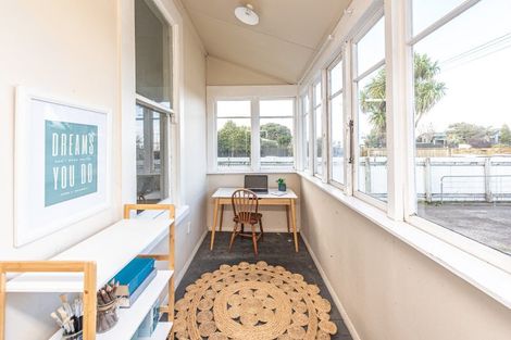 Photo of property in 42 Bignell Street, Gonville, Whanganui, 4501