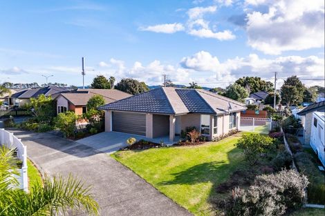 Photo of property in 82 Barbados Way, One Tree Point, 0118