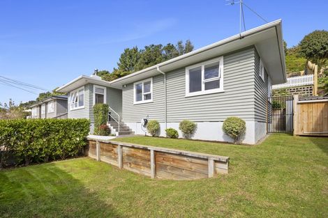 Photo of property in 16 Whakawhiti Street, Marfell, New Plymouth, 4310