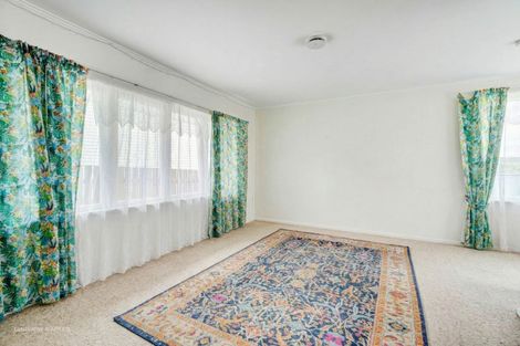 Photo of property in 39 Coniston Avenue, Te Atatu South, Auckland, 0610