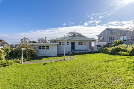 Photo of property in 11 Winara Avenue, Waikanae, 5036