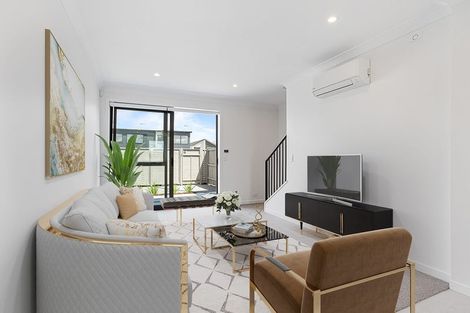 Photo of property in 3 Park Green Avenue, Rosehill, Papakura, 2113