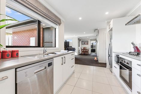 Photo of property in 3 Manawaroa Close, Grandview Heights, Hamilton, 3200