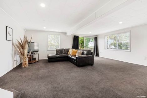 Photo of property in 31 Malmo Place, Massey, Auckland, 0614