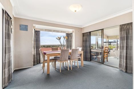 Photo of property in 12 Dunolly Place, Pukekohe, 2120