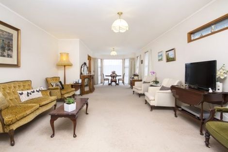 Photo of property in 2/3 Benygloe Place, Highland Park, Auckland, 2010