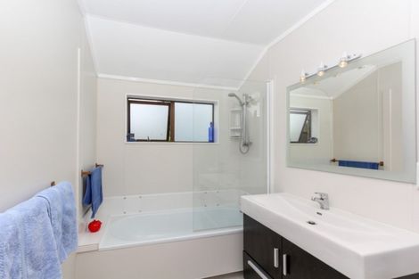 Photo of property in 1 Rangiora Place, Inglewood, 4330