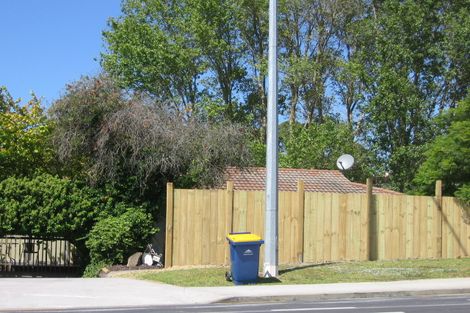 Photo of property in 683 Beach Road, Rothesay Bay, Auckland, 0630