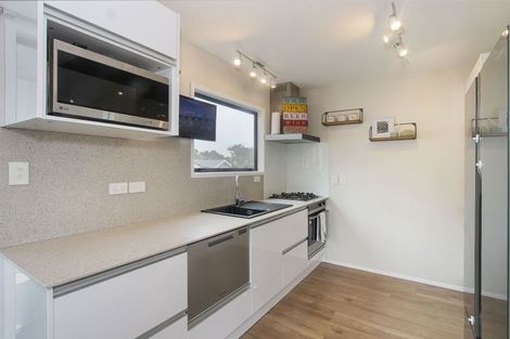 Photo of property in 3a Vela Place, Clarks Beach, 2122