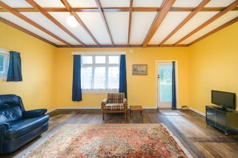 Photo of property in 42 Shamrock Street, Takaro, Palmerston North, 4412