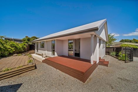 Photo of property in 2/65 Kuaka Crescent, Bromley, Christchurch, 8062