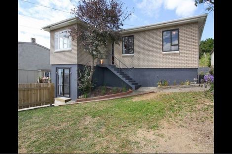 Photo of property in 11 Derby Place, Cannons Creek, Porirua, 5024