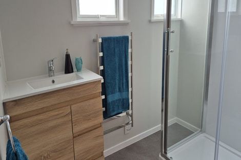 Photo of property in 26 Rewarewa Road, Te Atatu Peninsula, Auckland, 0610