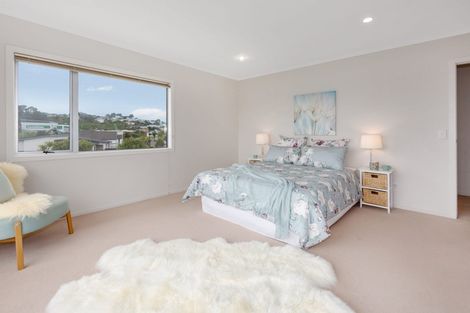 Photo of property in 15 Aspiring Terrace, Aotea, Porirua, 5024