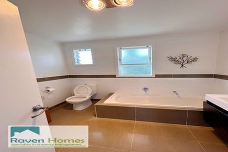 Photo of property in 92 Cascades Road, Pakuranga Heights, Auckland, 2010