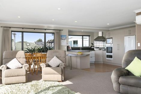 Photo of property in 306 Papamoa Beach Road, Papamoa Beach, Papamoa, 3118