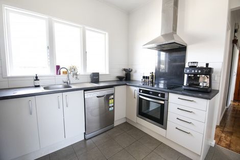 Photo of property in 27 Flanders Avenue, Onekawa, Napier, 4110