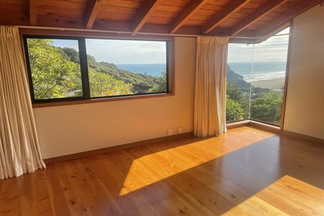 Photo of property in 18 Rayner Road, Piha, New Lynn, 0772