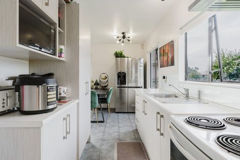 Photo of property in 12 Kentucky Crescent, Nawton, Hamilton, 3200