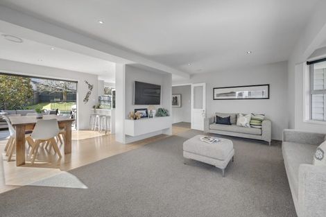 Photo of property in 62 Evelyn Road, Cockle Bay, Auckland, 2014