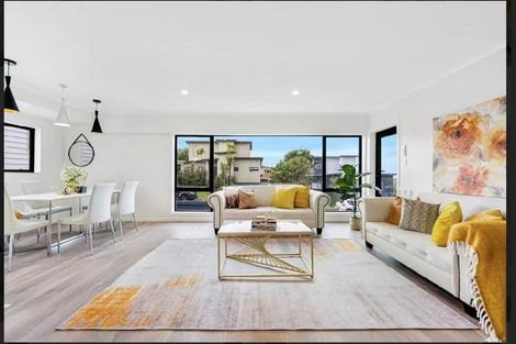 Photo of property in 1 Glen Vista Place, Bayview, Auckland, 0629