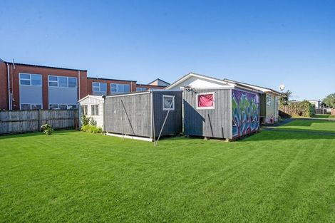 Photo of property in 10 Sunlands Drive, Manurewa, Auckland, 2102