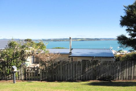 Photo of property in 13 Gould Street, Russell, 0202