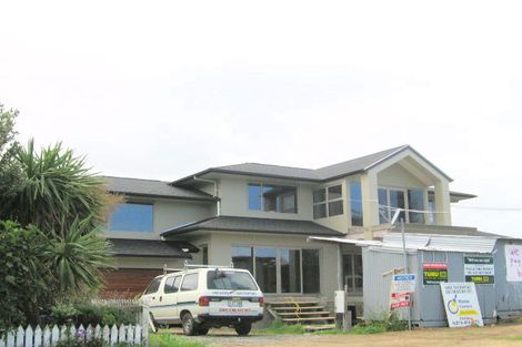 Photo of property in 10 Moana Road, Okitu, Gisborne, 4010