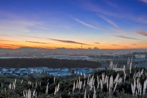 Photo of property in 28 Annmarie Avenue, Totara Park, Auckland, 2019