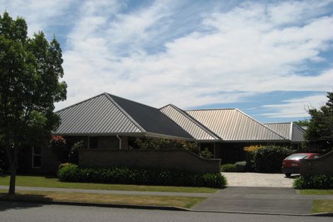Photo of property in 43 Apsley Drive Avonhead Christchurch City