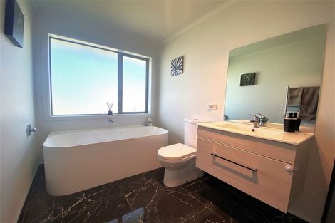 Photo of property in 2/85 Whitmore Street, Kihikihi, Te Awamutu, 3800