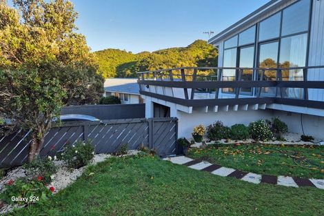 Photo of property in 17 Maple Grove, Maungaraki, Lower Hutt, 5010