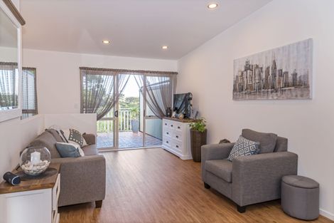 Photo of property in 1/206 Manuka Road, Bayview, Auckland, 0629